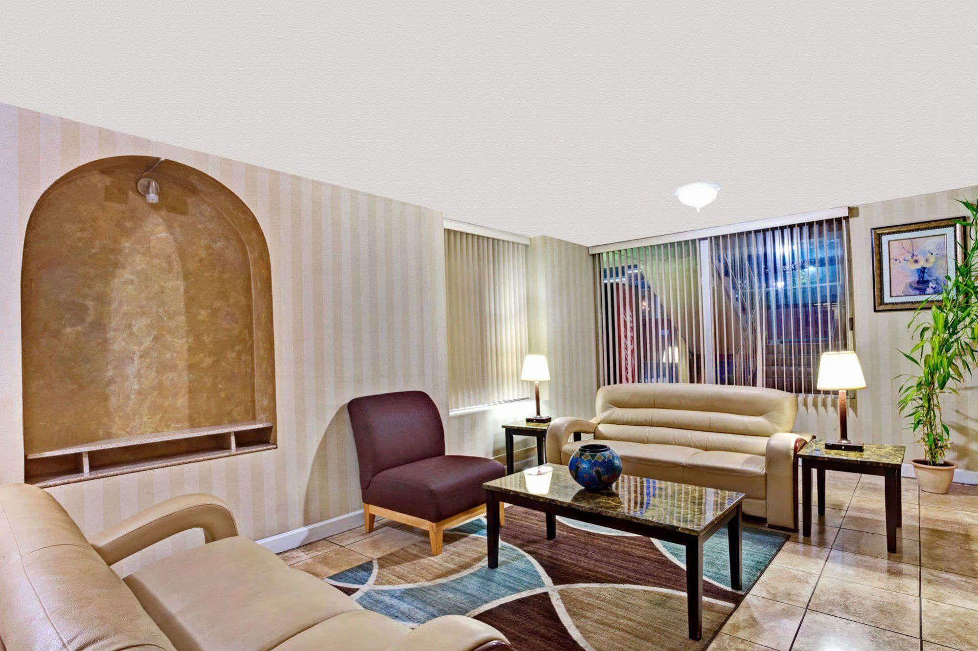 Super 8 By Wyndham Nashville/ Dntn/ Opryland Area Luaran gambar